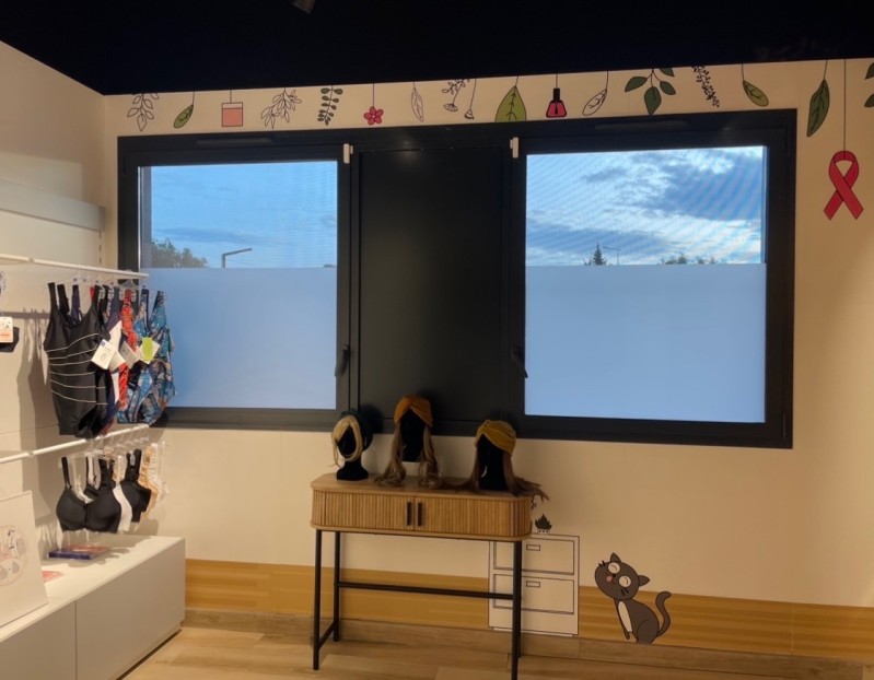 Brise-vue pour vitres et fenêtres film adhésif aspect verre givré à Gémenos, La Ciotat et Aubagne