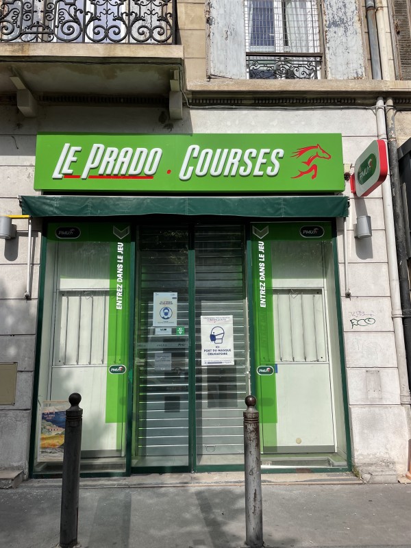 Fabrication et pose d’enseignes lumineuses LED en aluminium thermolaqué à La Valentine, Marseille