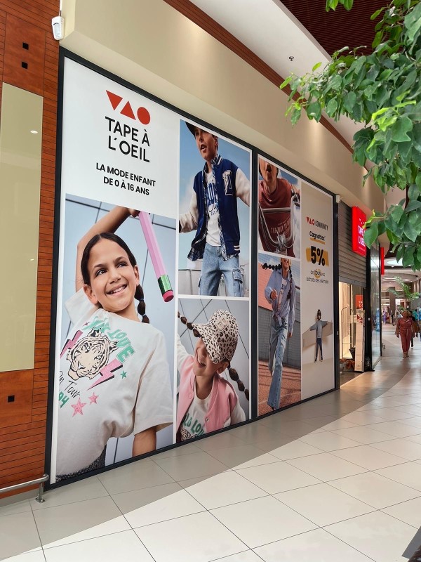 Pose d’adhésifs pour vitrines de boutiques à Aix, Marseille et Toulon