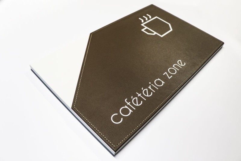 Plaques signalétiques élégantes pour hôtels et restaurants - Bouches-du-Rhône, Nice, Cannes, Saint-Tropez