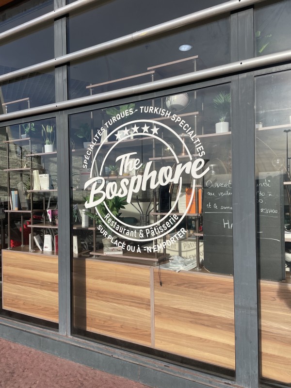 Adhésifs pour vitrines de commerce à La Ciotat et Toulon