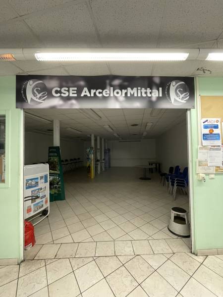 Consultez nos prix pour la création de panneaux en PVC ou Forex à Aix-en-Provence, près de Marseille.