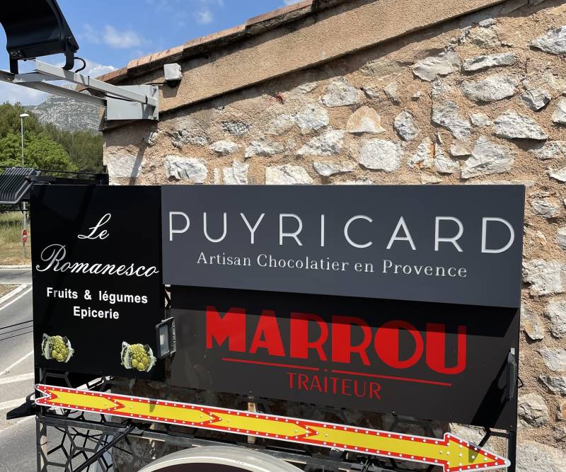 Fabricant et installateur d'enseignes lumineuses à Aubagne, près de Marseille pour un artisan chocolatie
