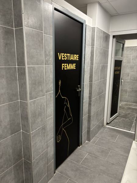 Signalétique intérieure sur mesure pour une salle de sport à Marseille