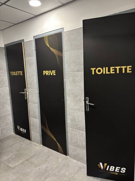 Signalétique intérieure sur mesure pour une salle de sport à Marseille