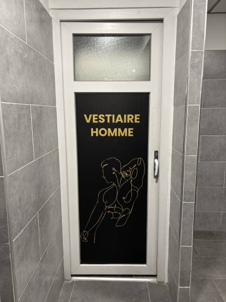 Signalétique intérieure sur mesure pour une salle de sport à Marseille