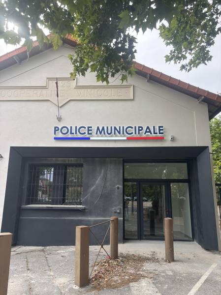 Enseigne lumineuse rétro-éclairée en acier thermolaqué intervention à Ventabren (PACA)