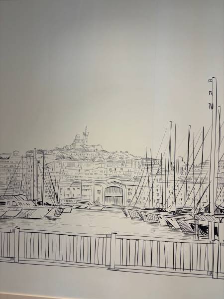 Adhésif décoratif pour bureaux à Marseille : design, confidentialité et identité visuelle