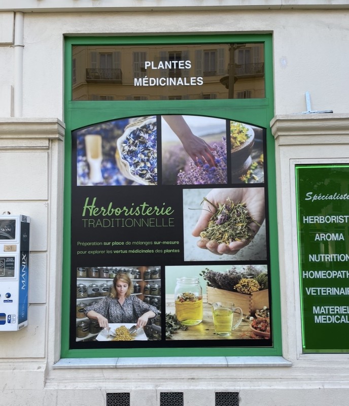 Adhésifs vitrines pour pharmacies, ostéopathes et cabinets médicaux à Marseille, Aix, Toulon 