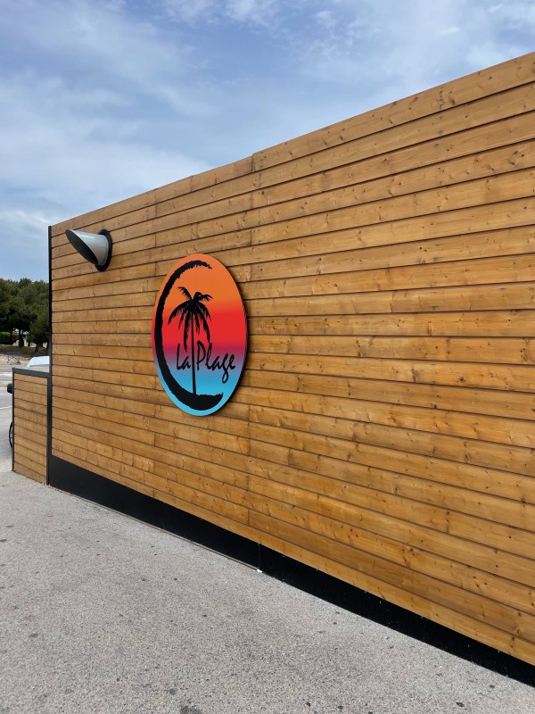 Fabrication et pose d’enseignes et signalétique pour architectes à La Ciotat, Aix-en-Provence et Marseille