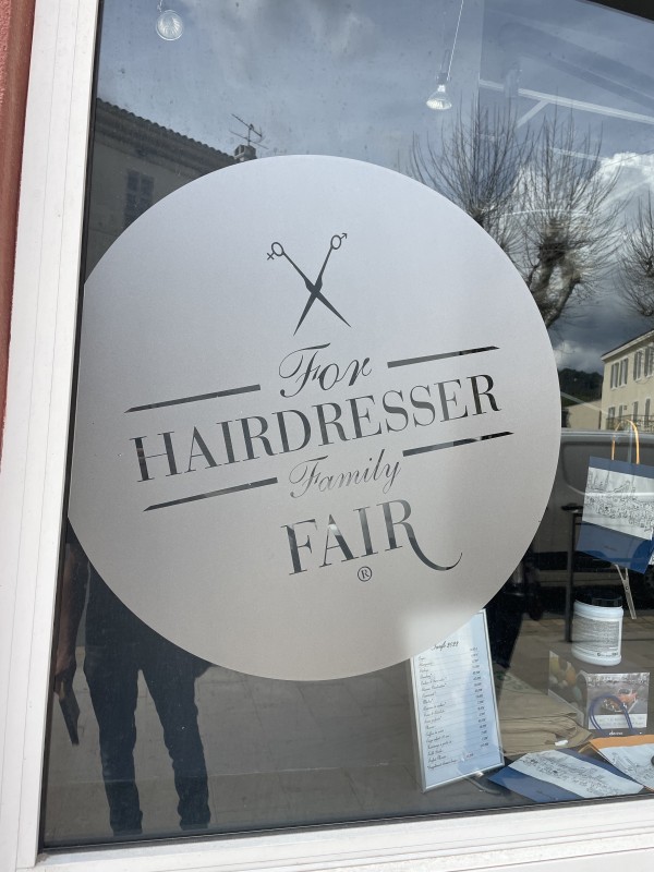 Stickers et adhésifs sur vitre pour boutiques et locaux à La Ciotat