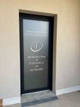 Notre zone d'activité pour ce service Trouver une entreprise spécialisée en signalétique pour poser un film occultant dans un institut de beauté à 